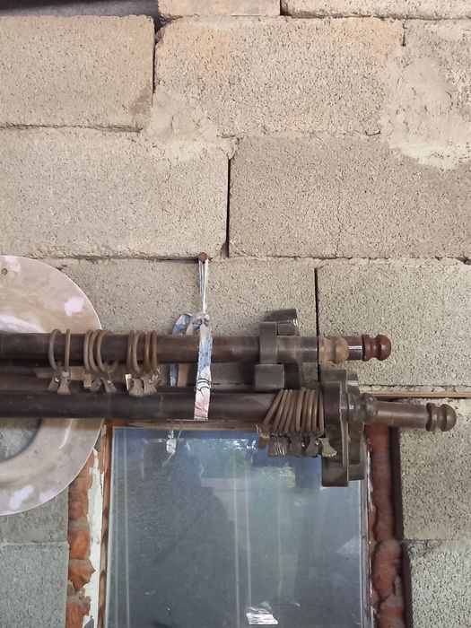 Карнизы ағаштан жасалған