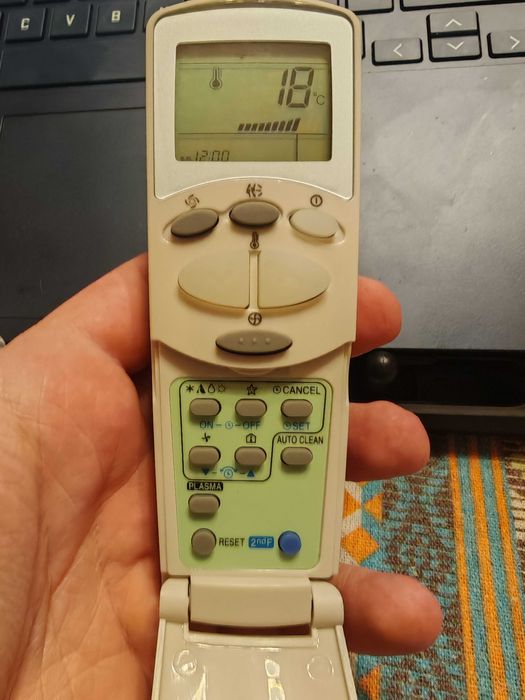 Комплект 2 броя дистанционни за климатик – оригинално и универсално