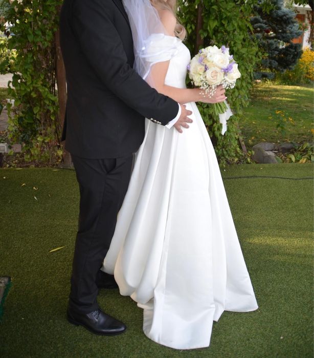 Rochie mireasa cu bretele