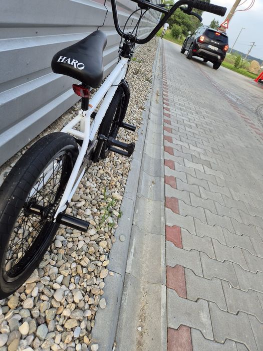 Vând bicicleta în stare foarte bună bicicle bmx