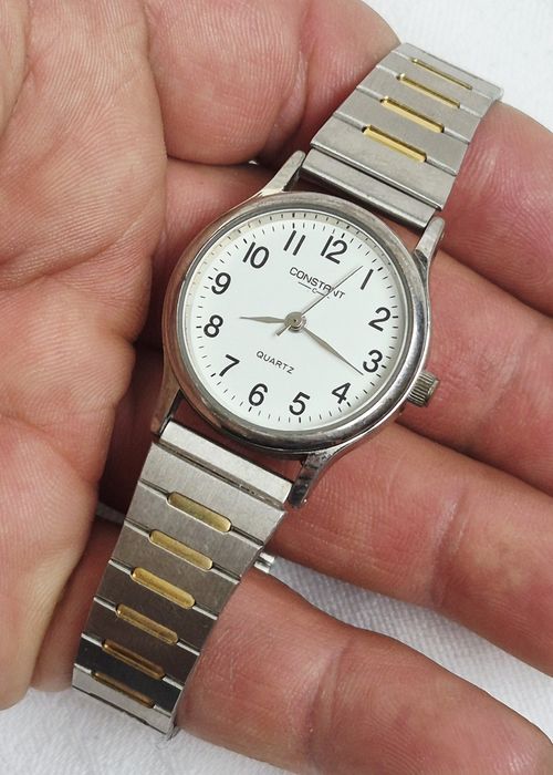 Ceas de damă Constant cu quartz, carcasă și curea din oțel inoxidabil.