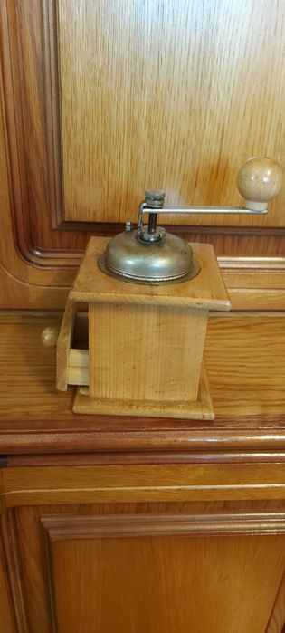 Rasnita veche, cafea