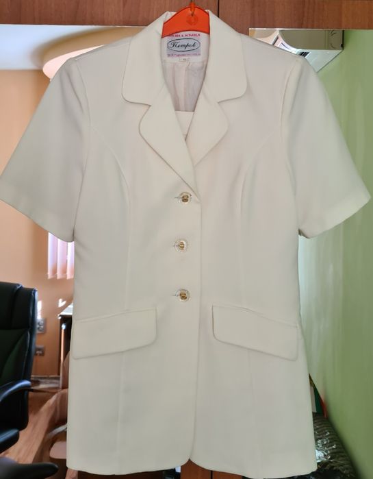 Дамски костюми размер 42