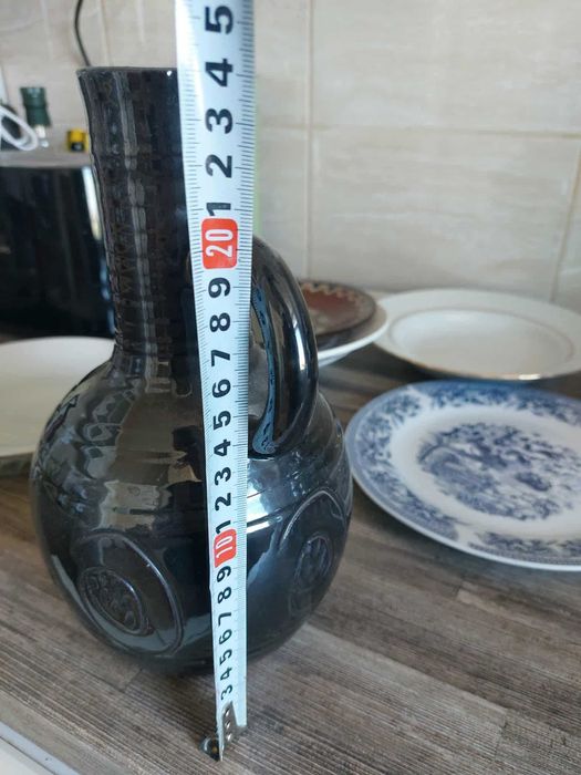 Две автентични стомни, домашни потреби, чинии