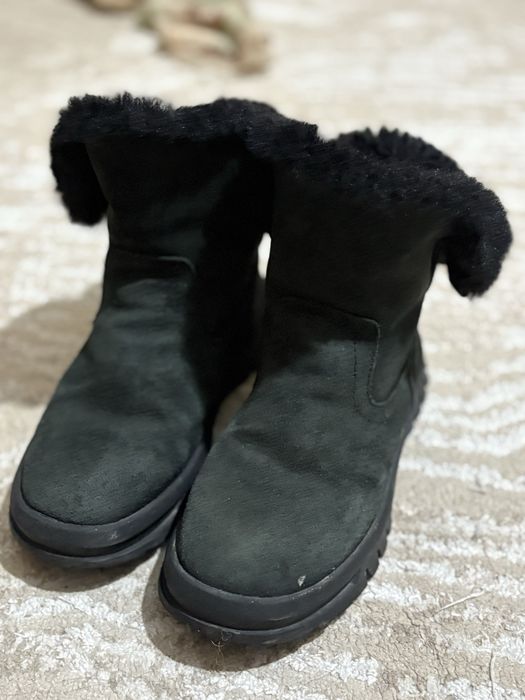 Зимняя ботинка в замше