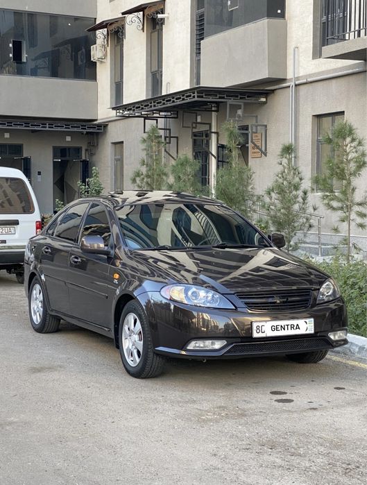 Gentra avtomat sotiladi