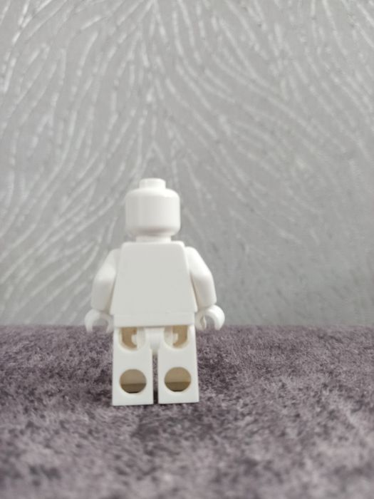 Продам фигурку от лего