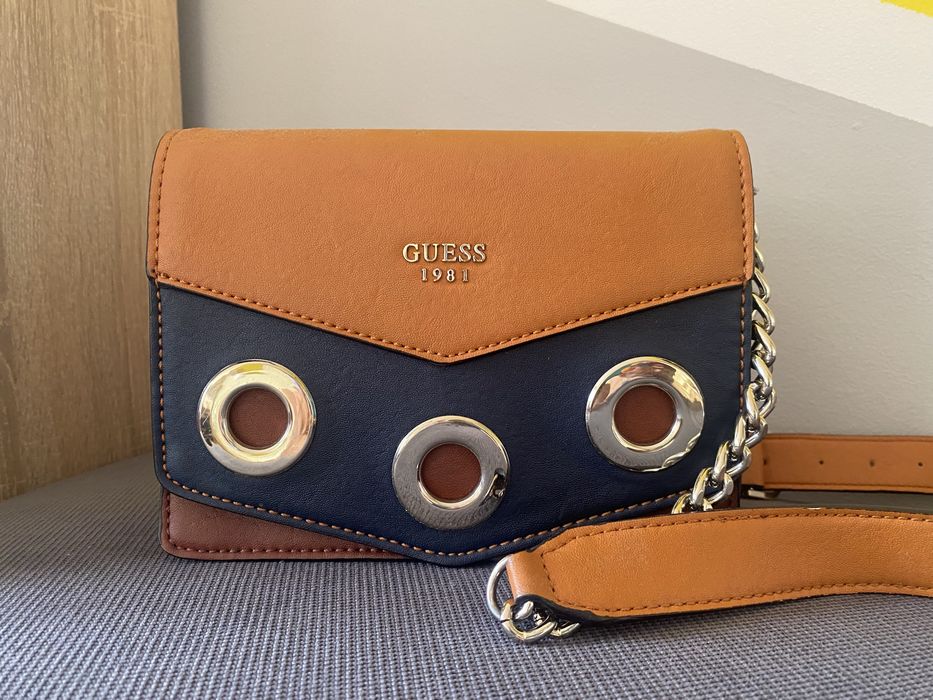 Кожена чанта Guess