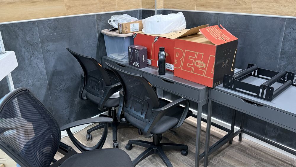 Продам 3 офисных стола с Ikea
