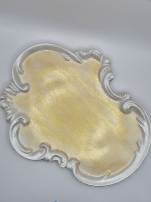 Tavă in stil baroc