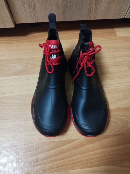 Резиновые сапоги (ботинки)