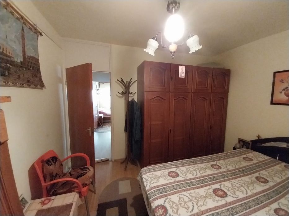 Apartament 3 camere, str. Praporgescu