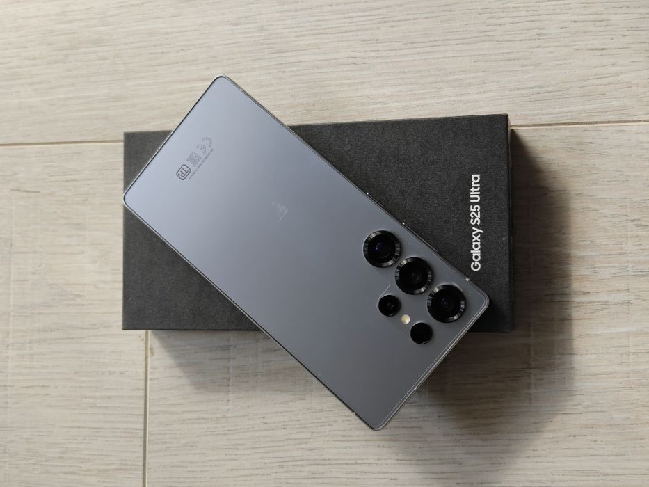 Samsung S25 Ultra 256 gb Ram 12 5G EAC