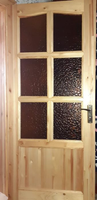 двери деревянные