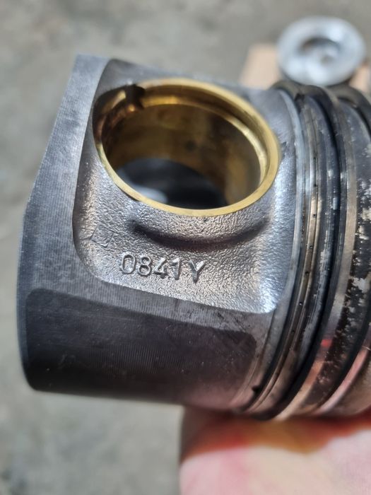 Piston / Biela N57D30C Bmw F10 F11 M550d x5 x6 M50d 750d  F01 381cp