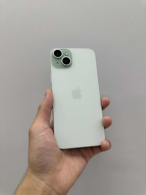 продам айфон 15 128бг