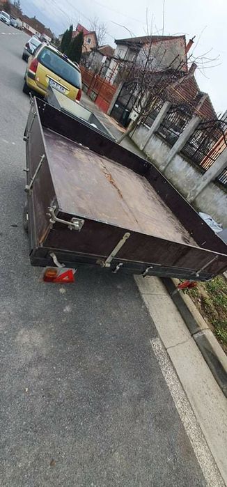 Remorci ușoare de vânzare