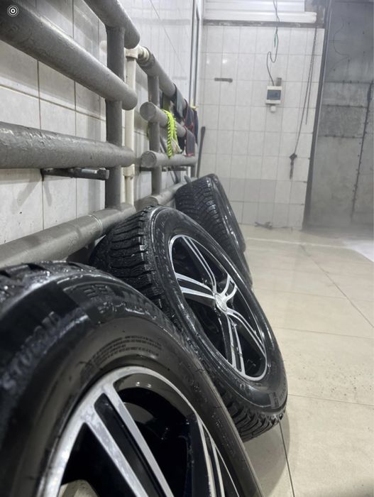 Шипованная с дисками 225/60/17