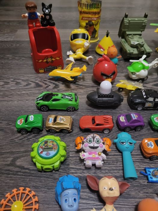 Игрушки разные все за 4000