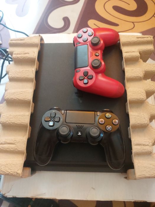 Playstation 4 slim