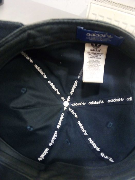 Șapcă adidas originală (modelul șters nu decolorat)