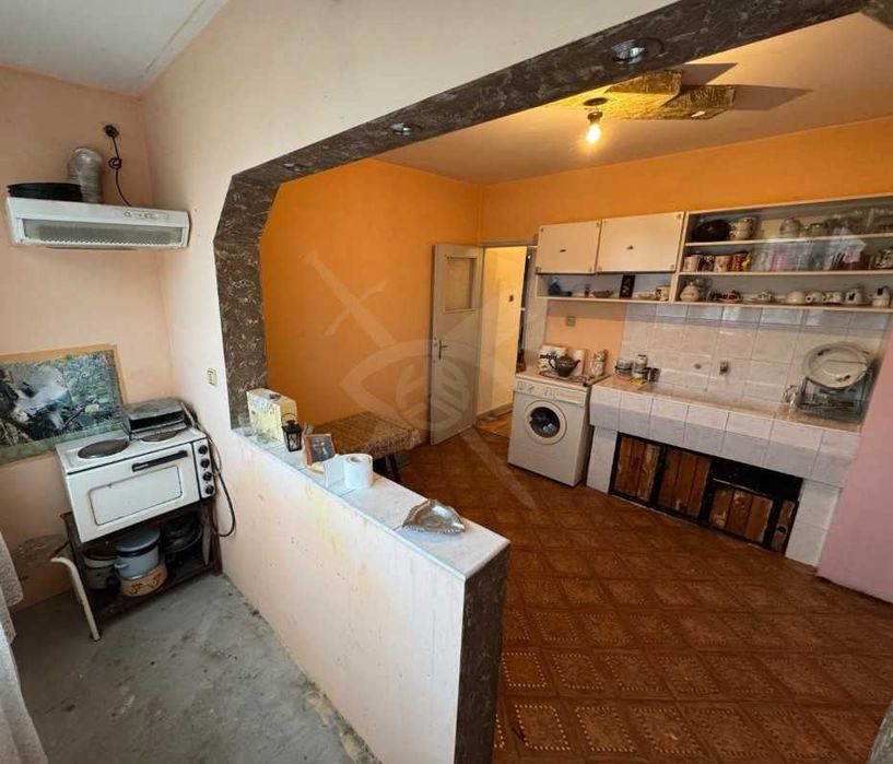 Продава се Тристаен апартамент в Айтос - 80 кв.м за 1125 €/кв.м - Снимка #3