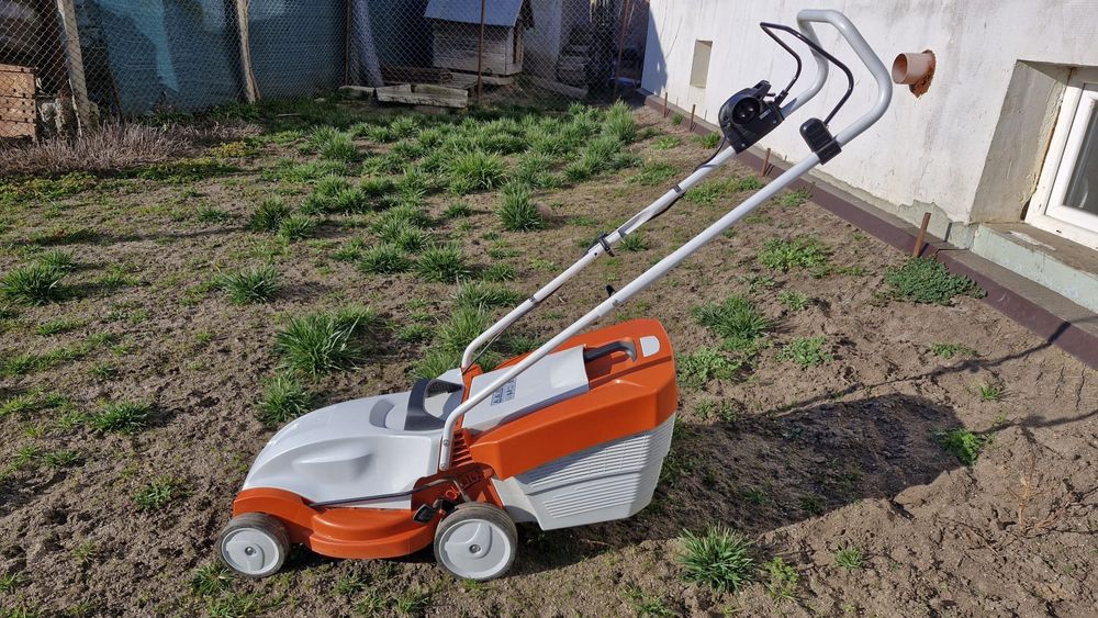 Vand masina de tuns iarba sthil