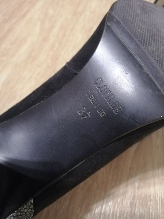 Продам туфли в очень хорошем состоянии.