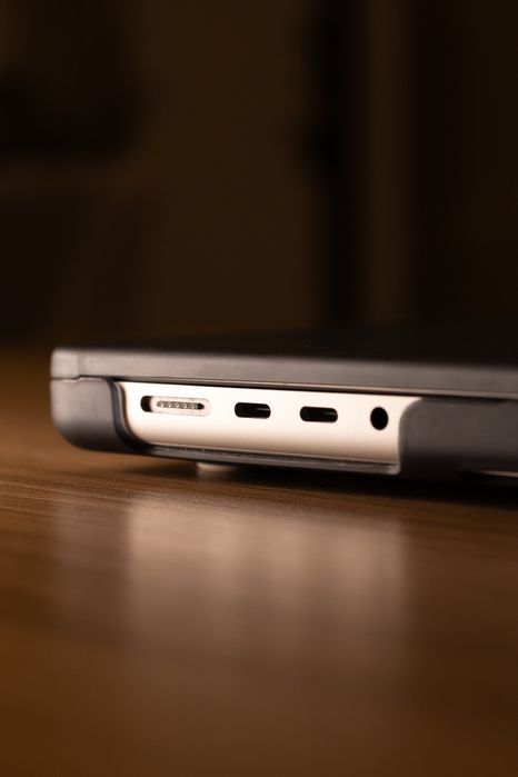 Macbook Pro 16.2” / M2 Pro / 1Tb