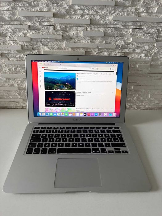 Laptop Apple MacBook air 13 inch-Intel Core i5 ultra slim ,impecabil