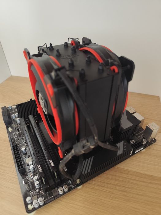 Kit CPU Ryzen 7950X  și placa de baza
