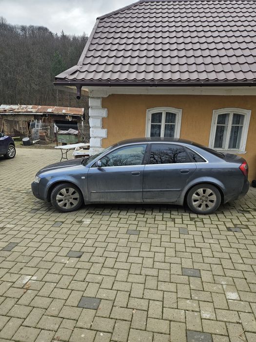 Vand Audi A4, 2004