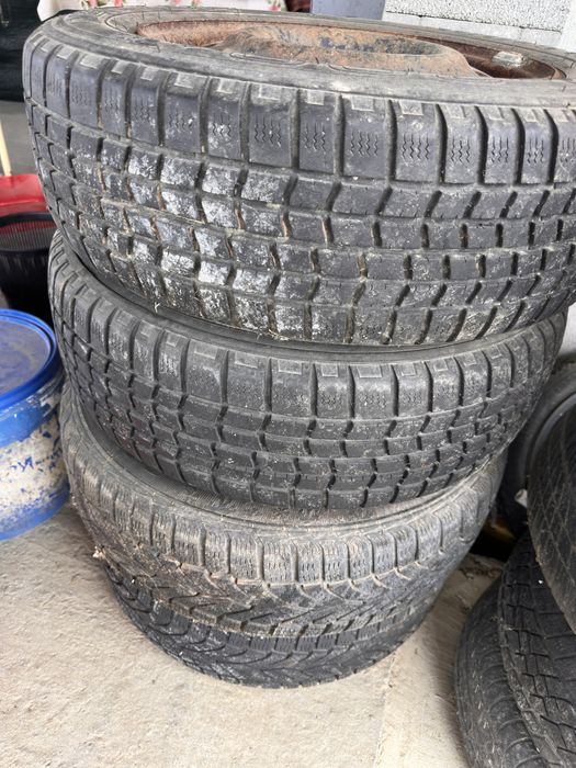 Cauciucuri de iarnă cu jante 195/65 R15