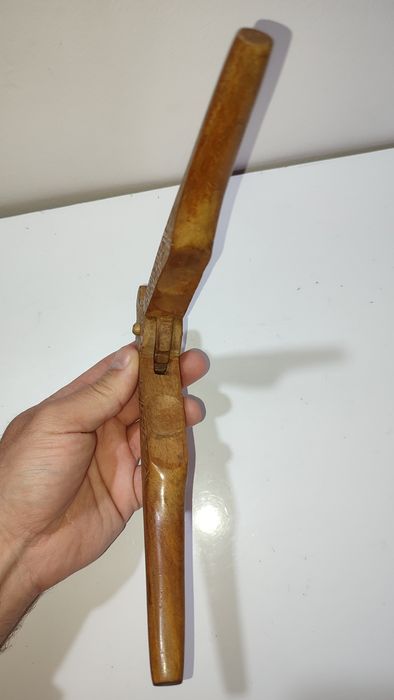 Cleste pentru nuci, alune