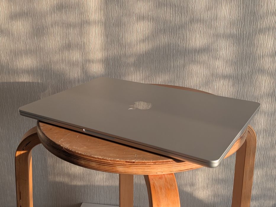 Macbook air 15" 2023 M2 256GB