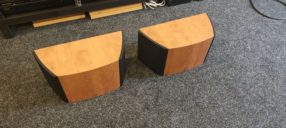 KEF Q2ds / Boxe Surround Dipol /  Tehnologie Uni-Q / Sunet Cinematic 3D