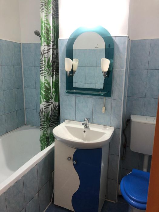 Închiriez apartament