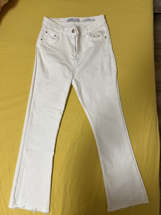 Дамски дънки и панталони