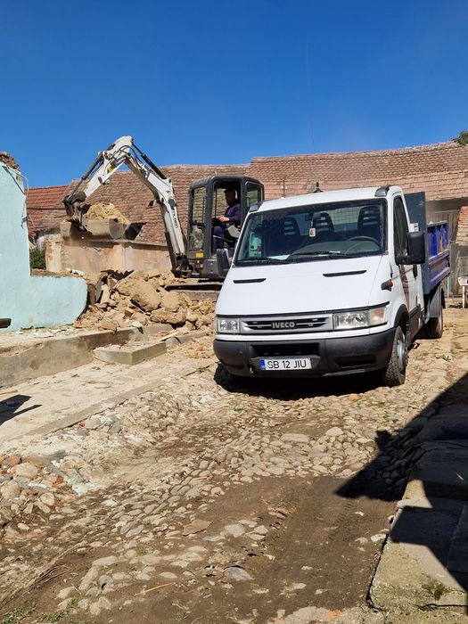 Inchirieri utilaje buldoexcavator excavator bobcat buldo demolari