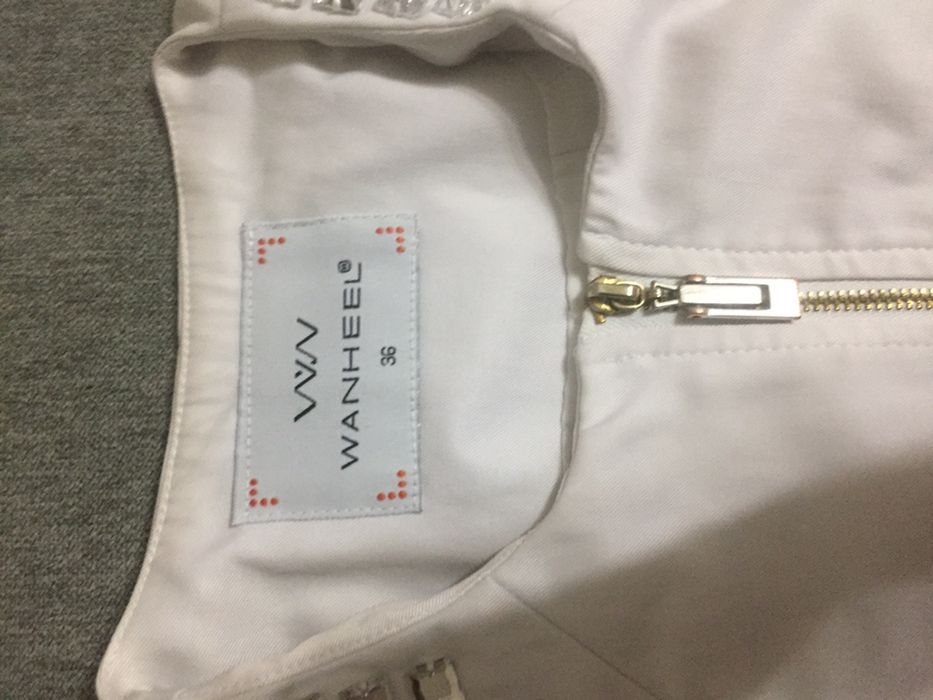 Белый пиджак