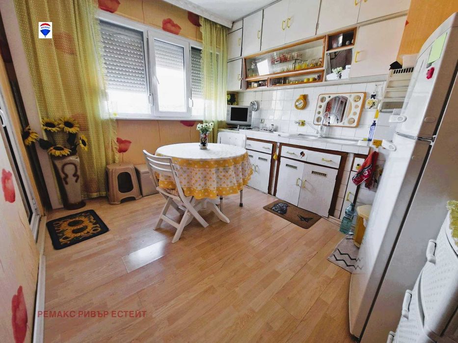 Дава се под наем Двустаен апартамент в Русе, Родина 2 - 65 кв.м за 255 € - Снимка #4