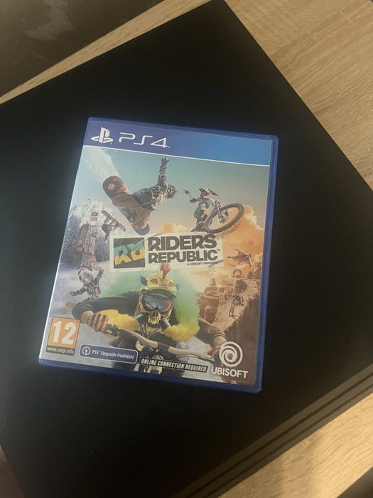 PS 4 pro 1 TB + 5игри.