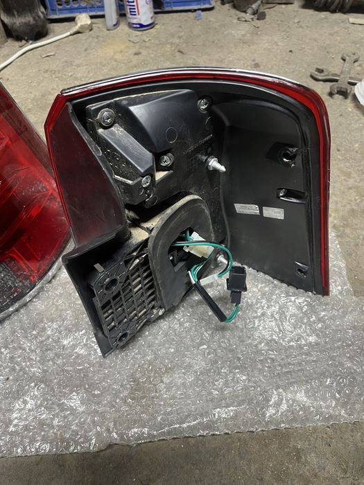 Продается задний фонар