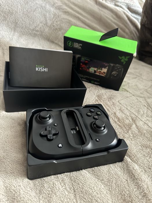 Razer Kishi – controller gaming pentru telefon