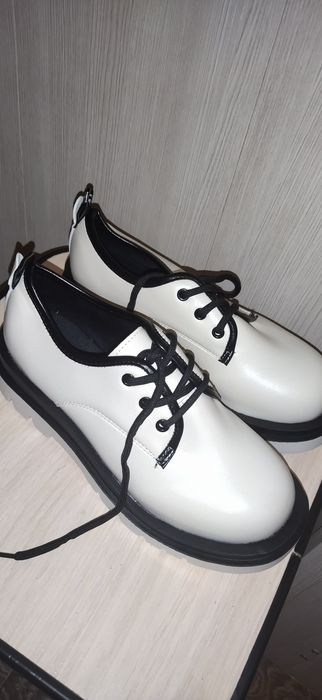 Женские новые туфли