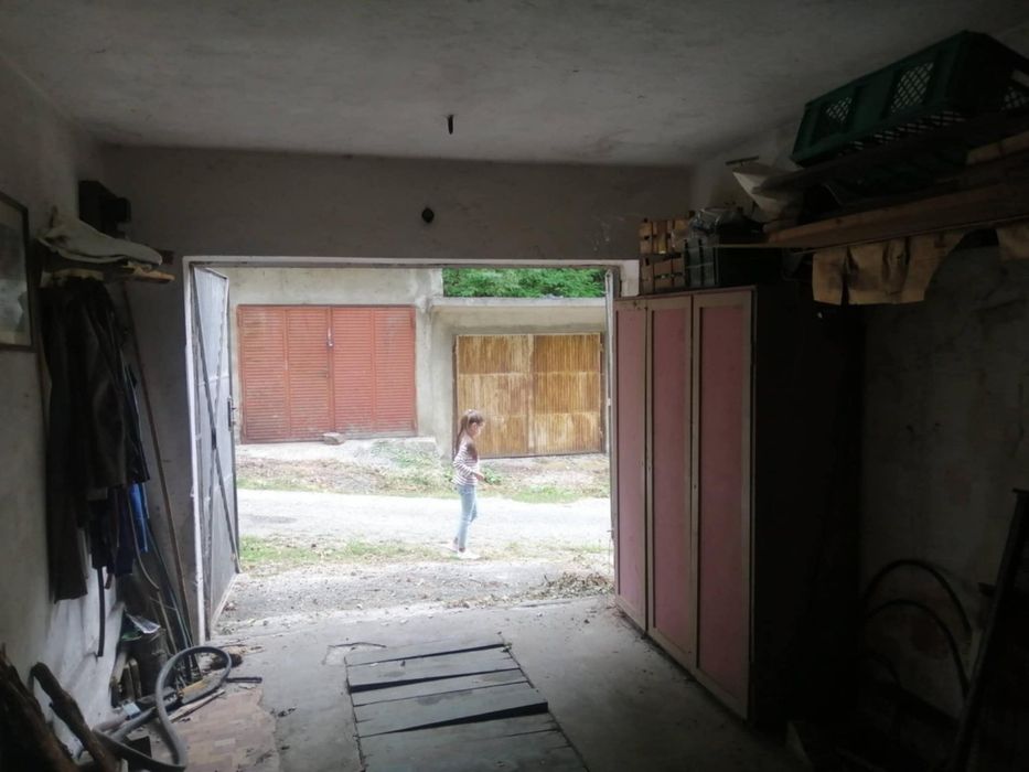 Масивен гараж под наем – център, Габрово
ул. Средна гора
Отдавам под н