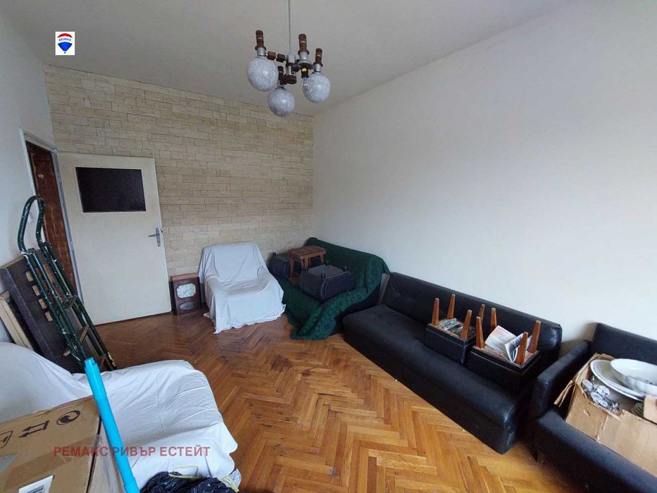 Продава се Тристаен апартамент в Русе, Център - 90 кв.м за 819 €/кв.м - Снимка #3
