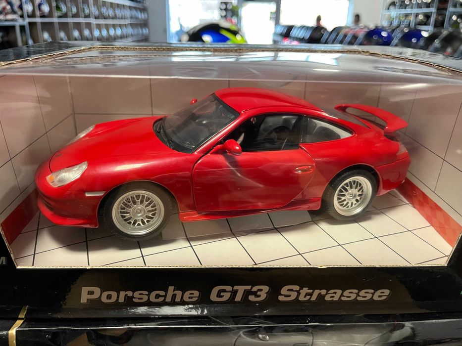 Метална колекционерска количка модел  BBURAGO PORSCHE GT3 1999г.1:18