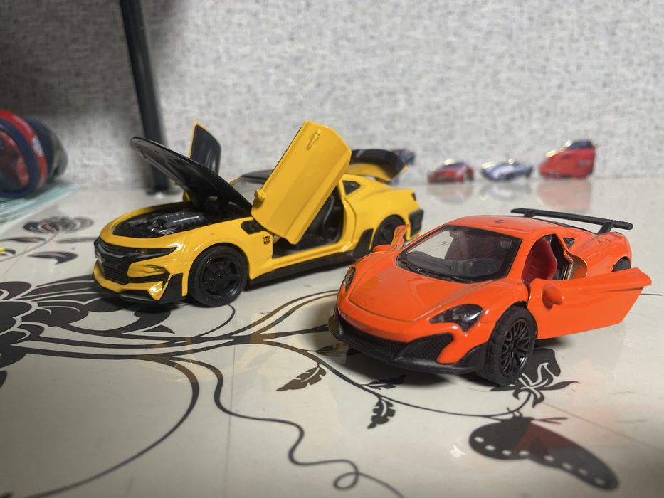 Продам две машинки в хорошем состоянии