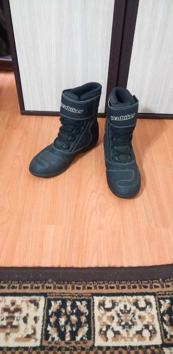 Geaca mărimea M  cișmea mărimea 41